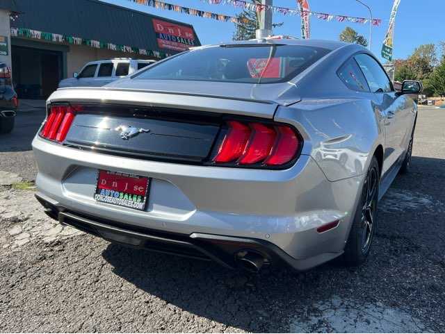 Ford Mustang Image 3