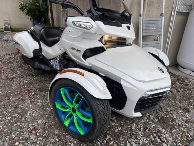 Can-am Spyder F3 Limited Image 1