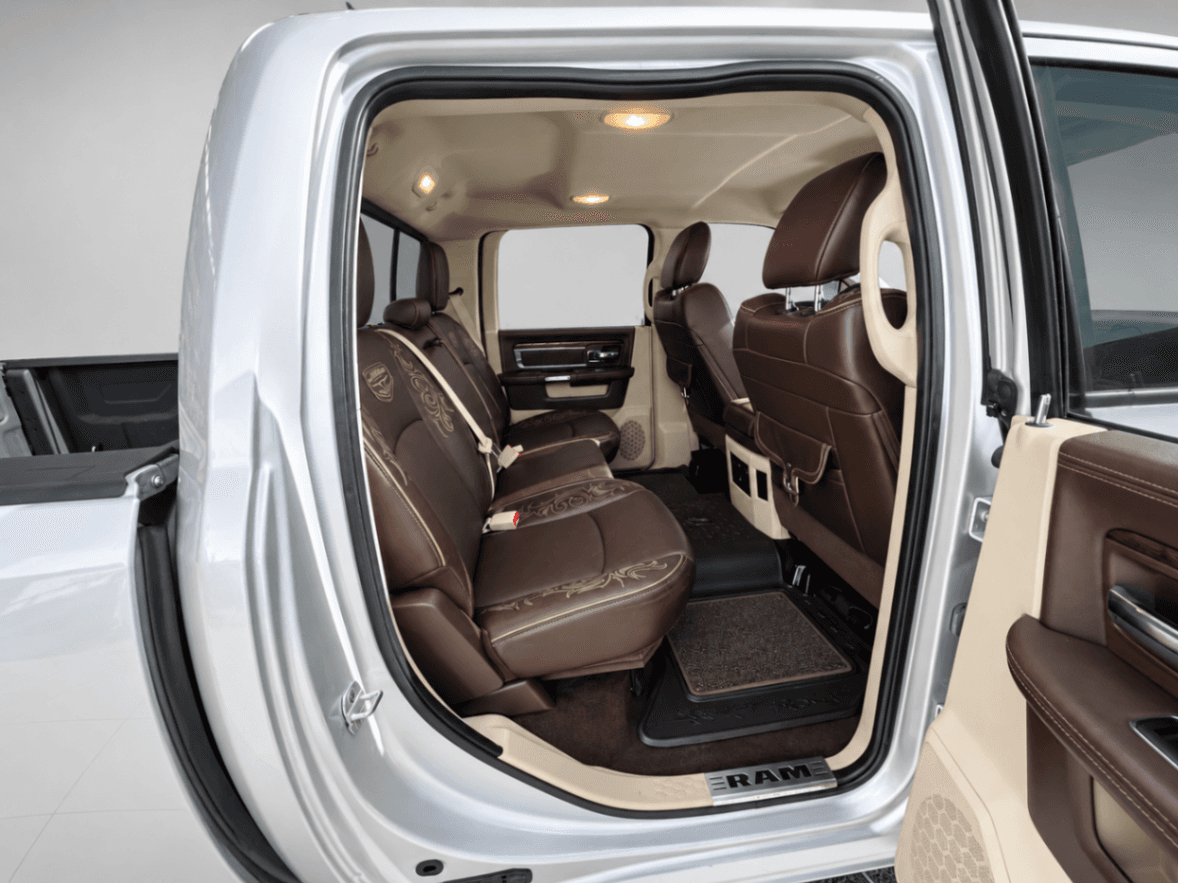 Car Image 14