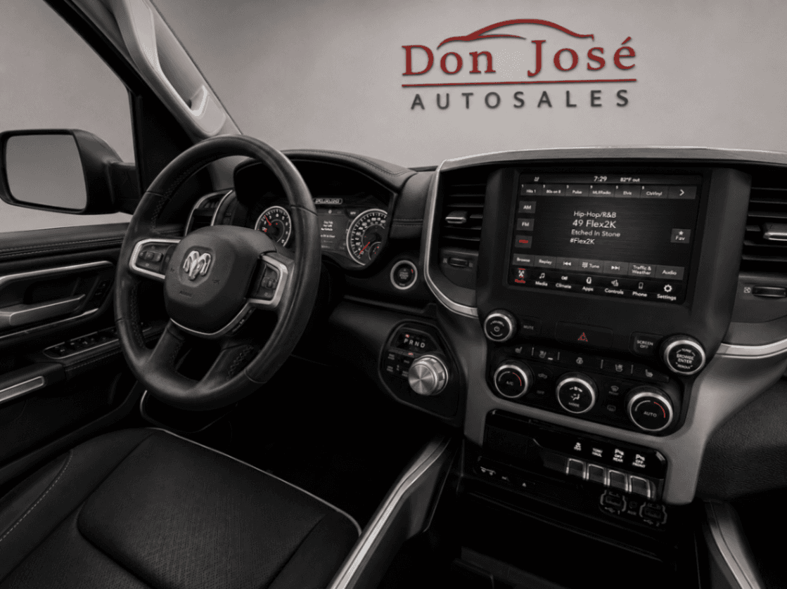 Car Image 16