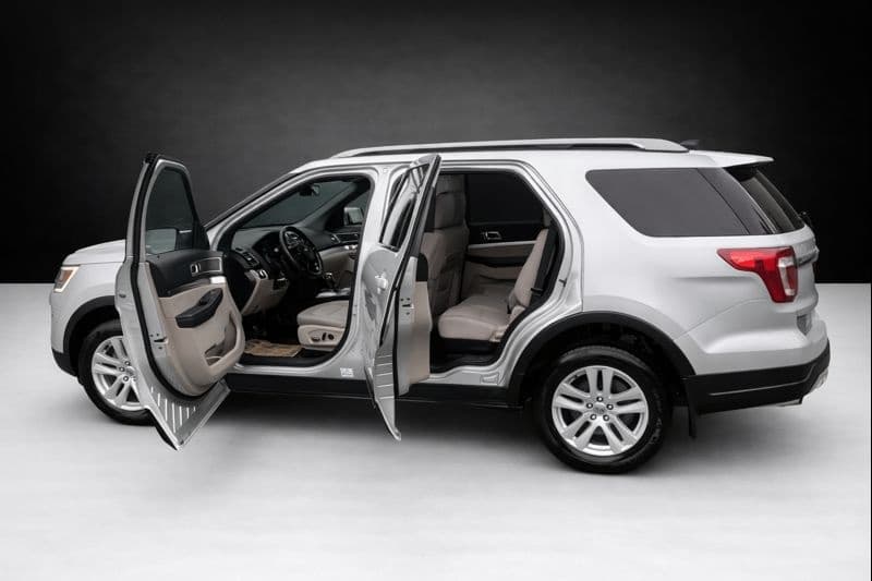 Car Image 8