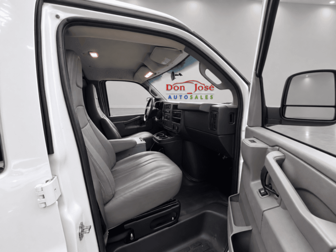 Car Image 10