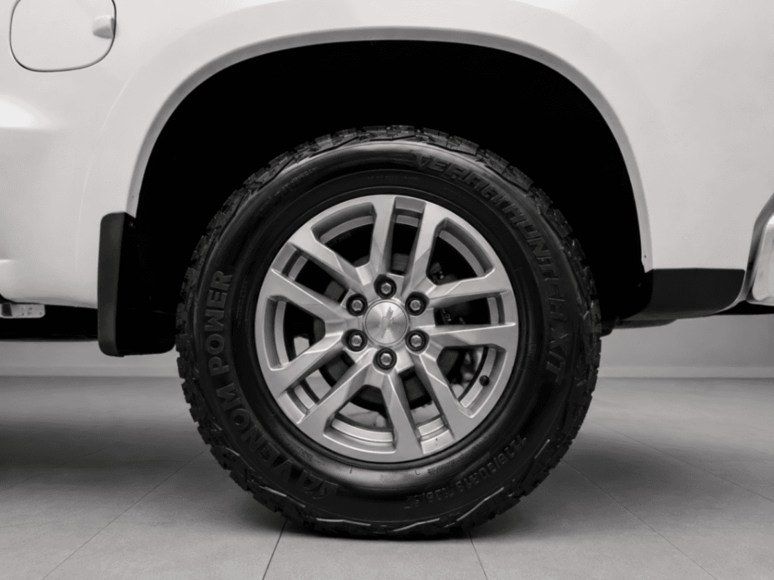 Car Image 17