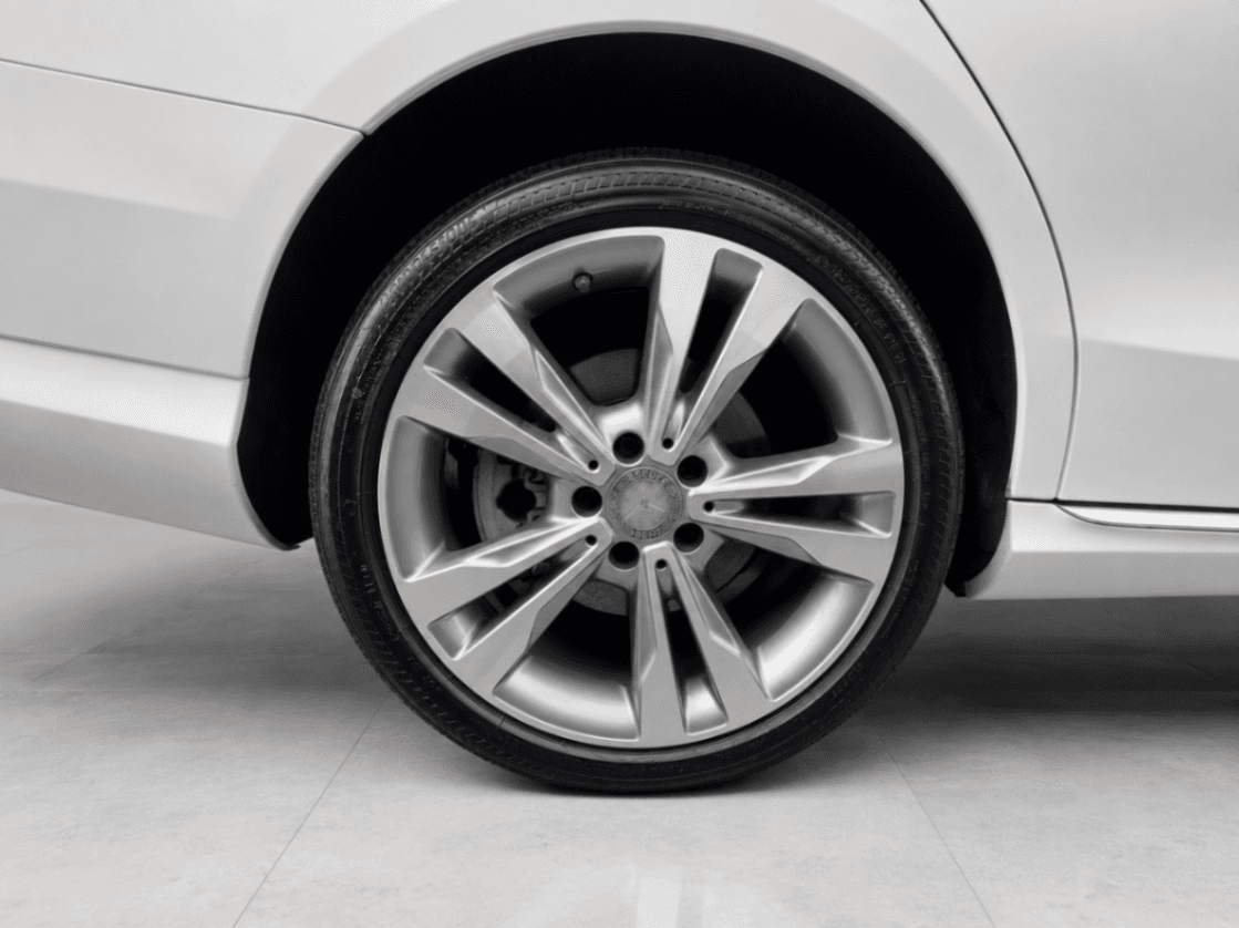 Car Image 18