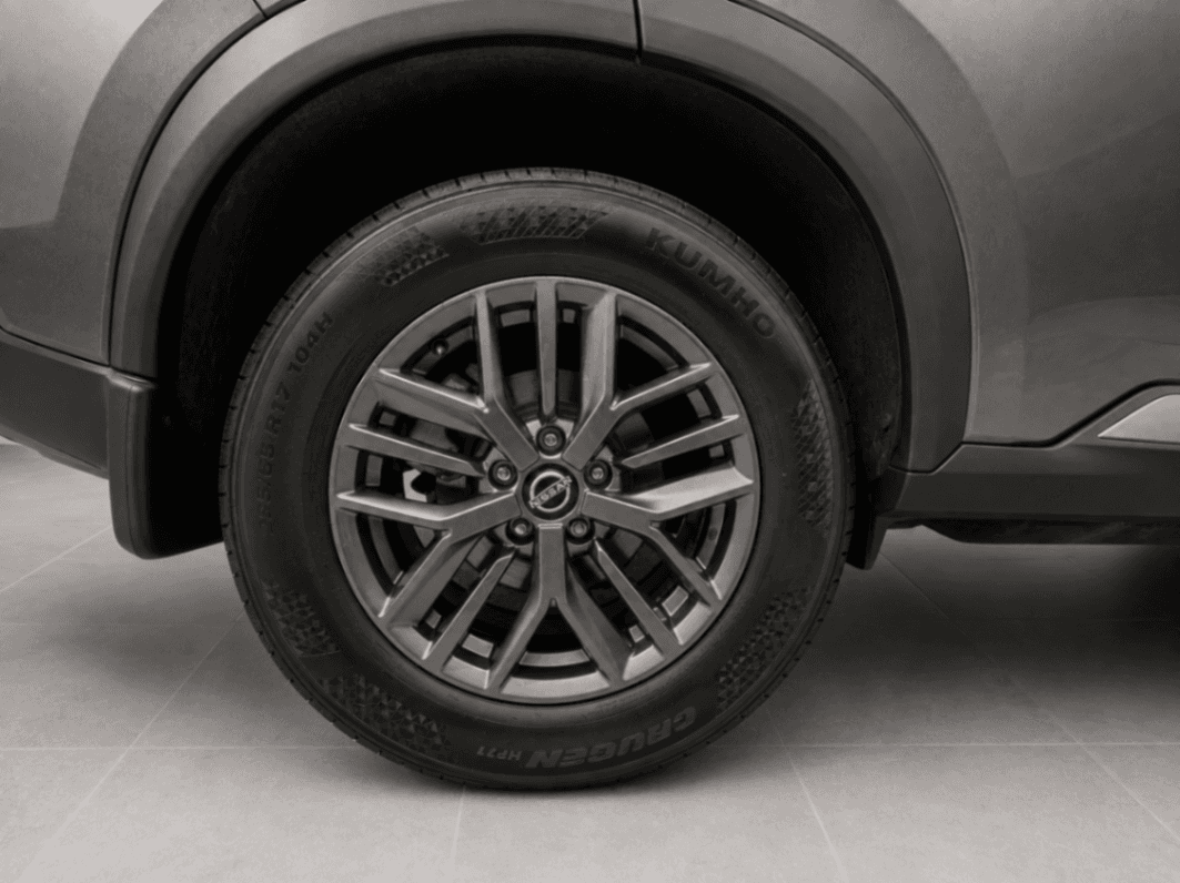 Car Image 17