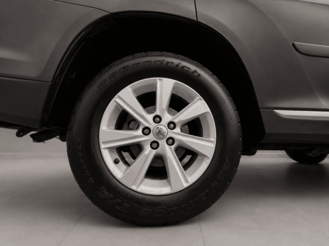 Car Image 11