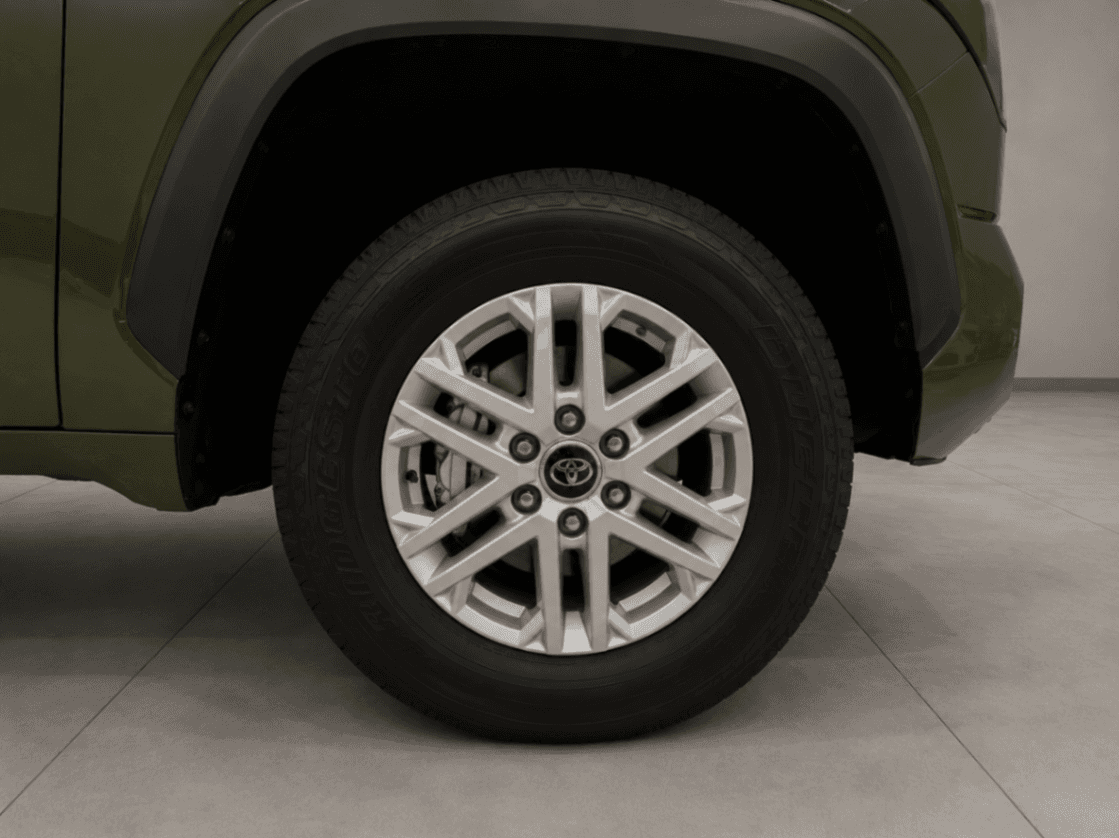 Car Image 17