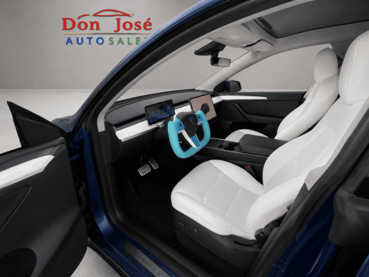 Car Image 9