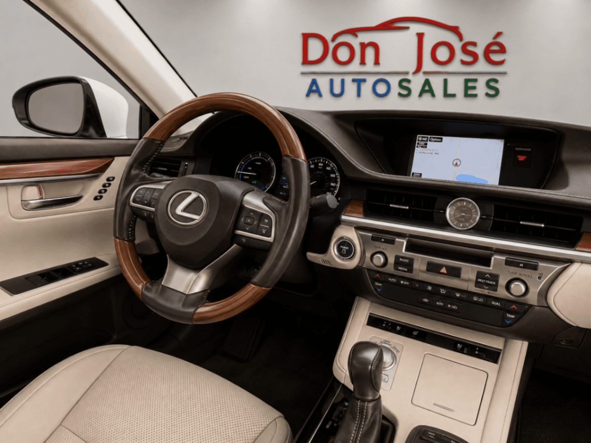 Car Image 15