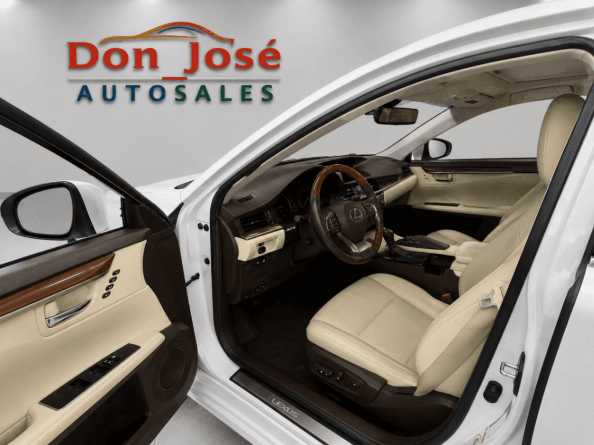 Car Image 9