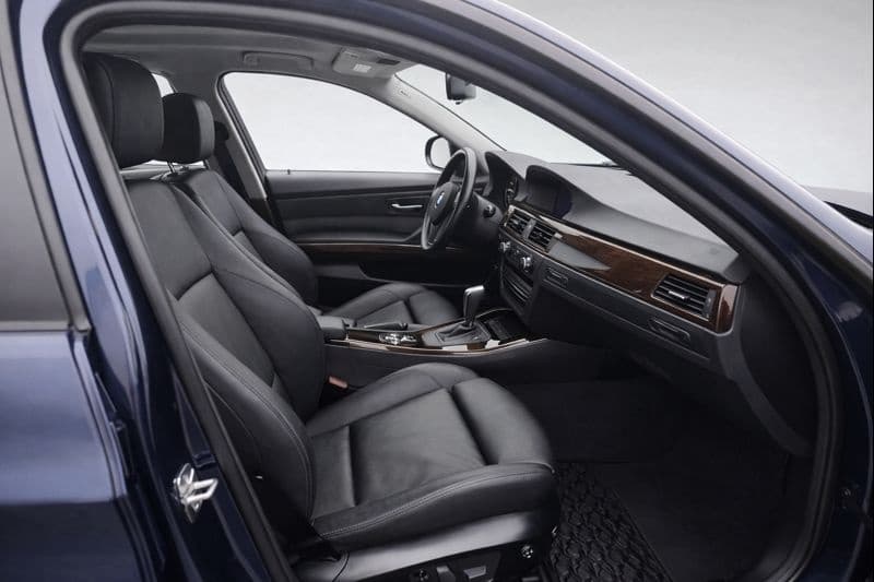 Car Image 9