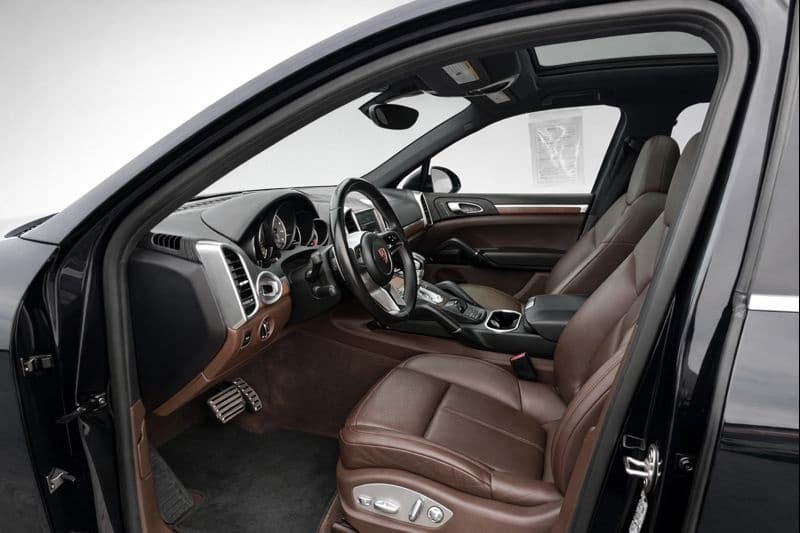 Car Image 8