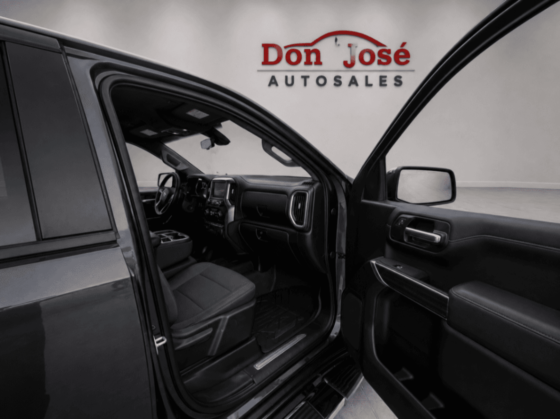 Car Image 13