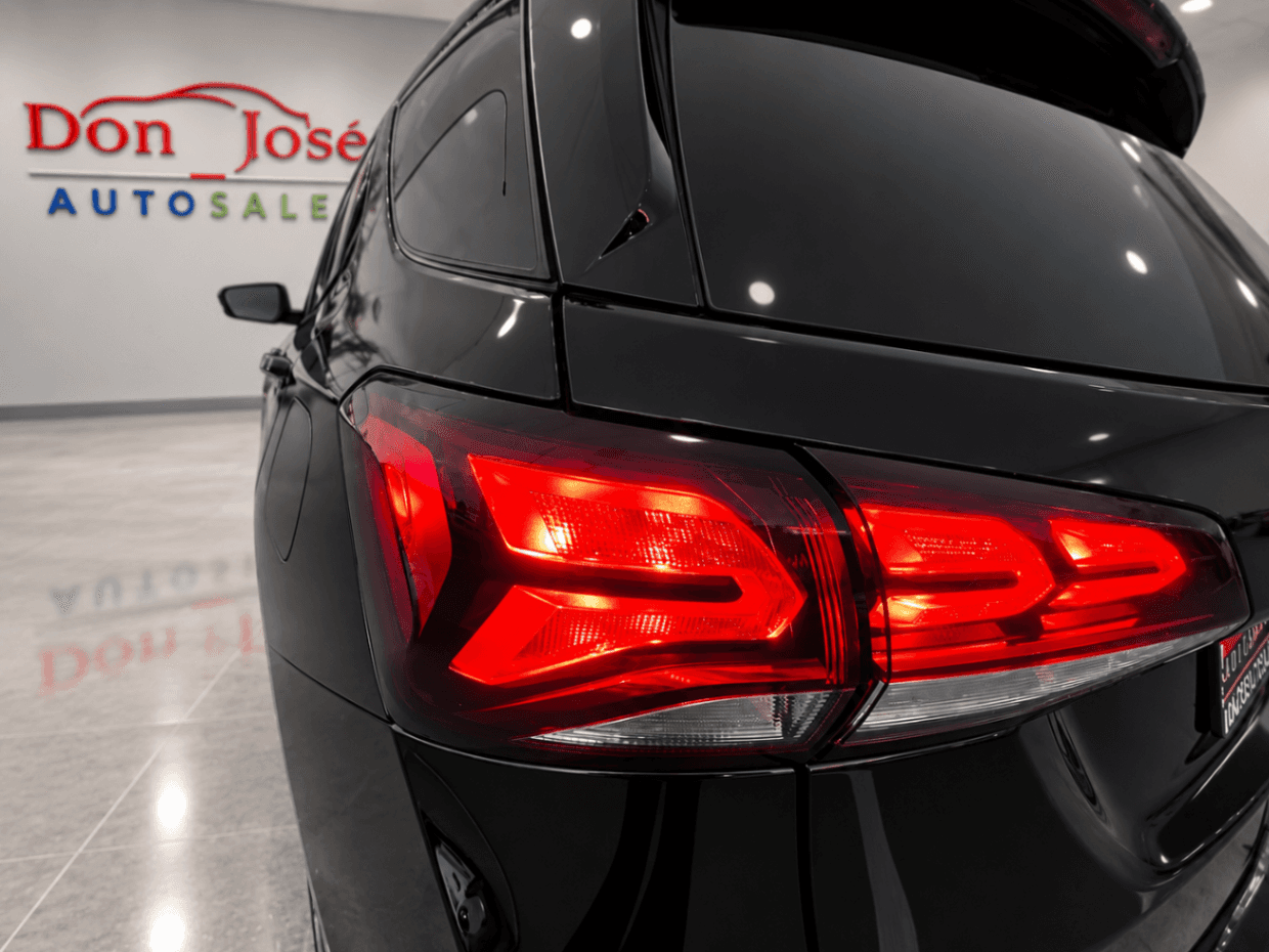 Car Image 10