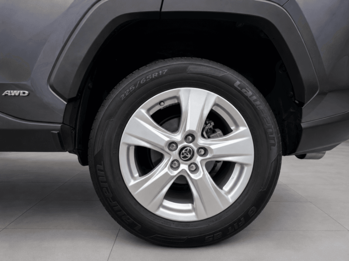 Car Image 17