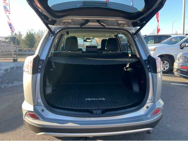 Toyota RAV4 Image 6