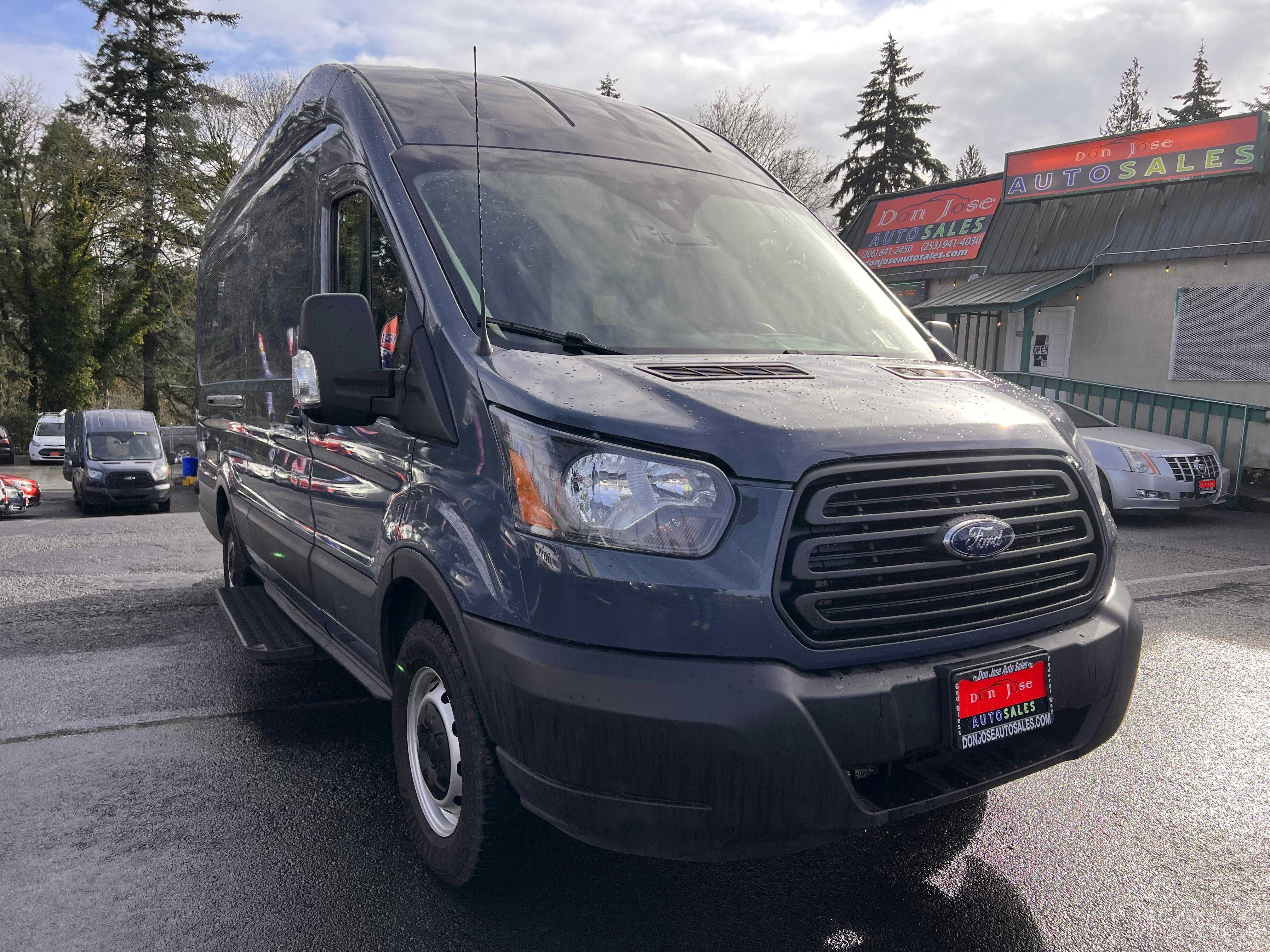 Ford Transit Image 1