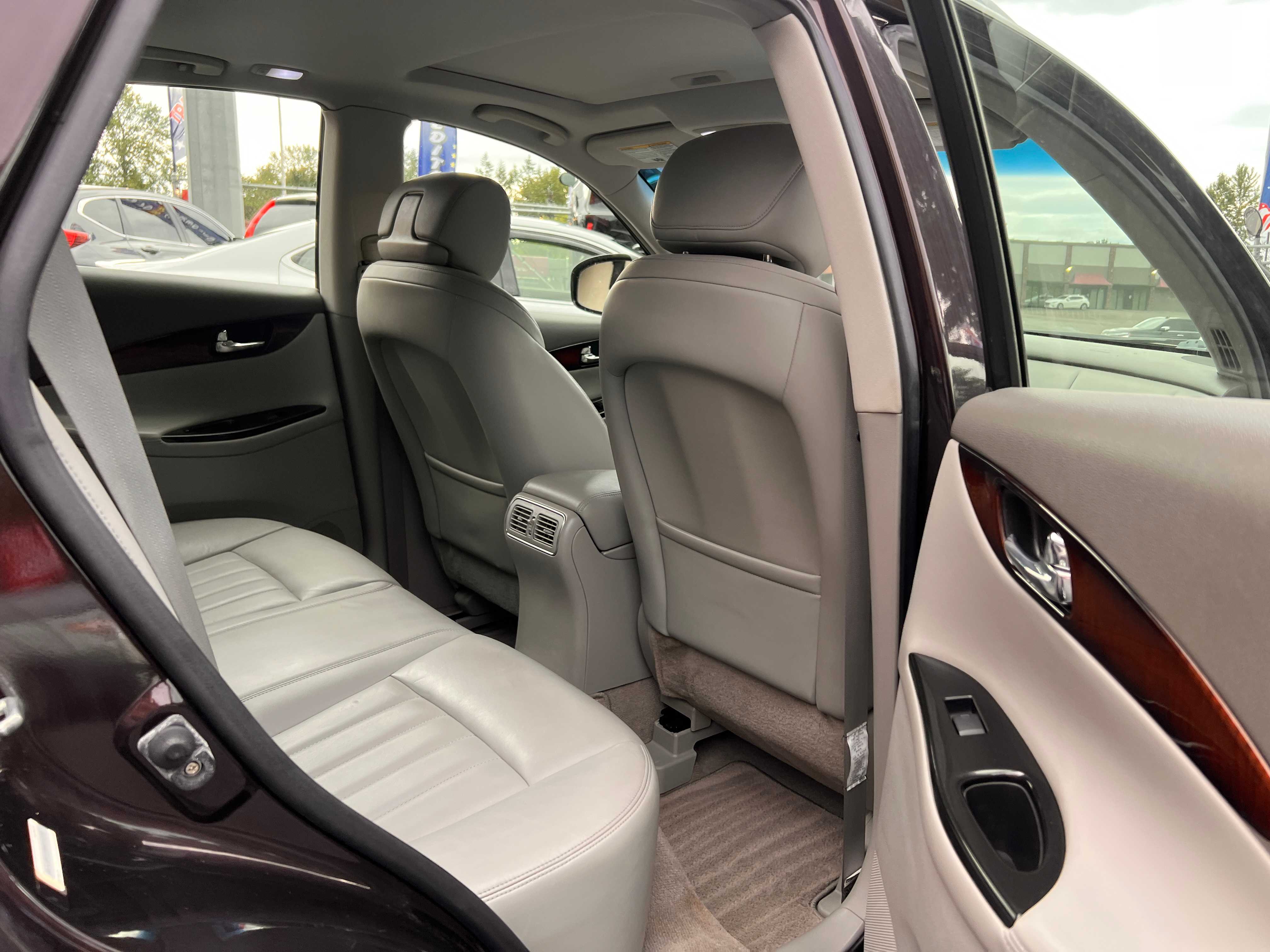 INFINITI EX35 Image 1