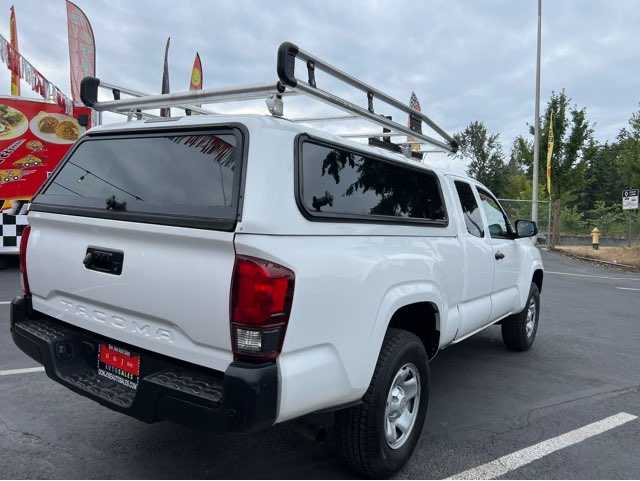 Toyota Tacoma Image 3