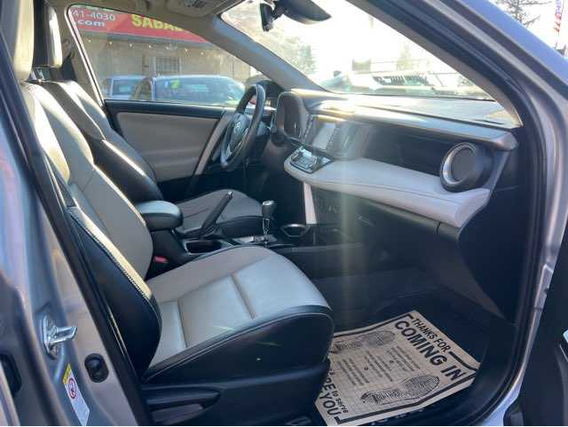 Toyota RAV4 Image 7