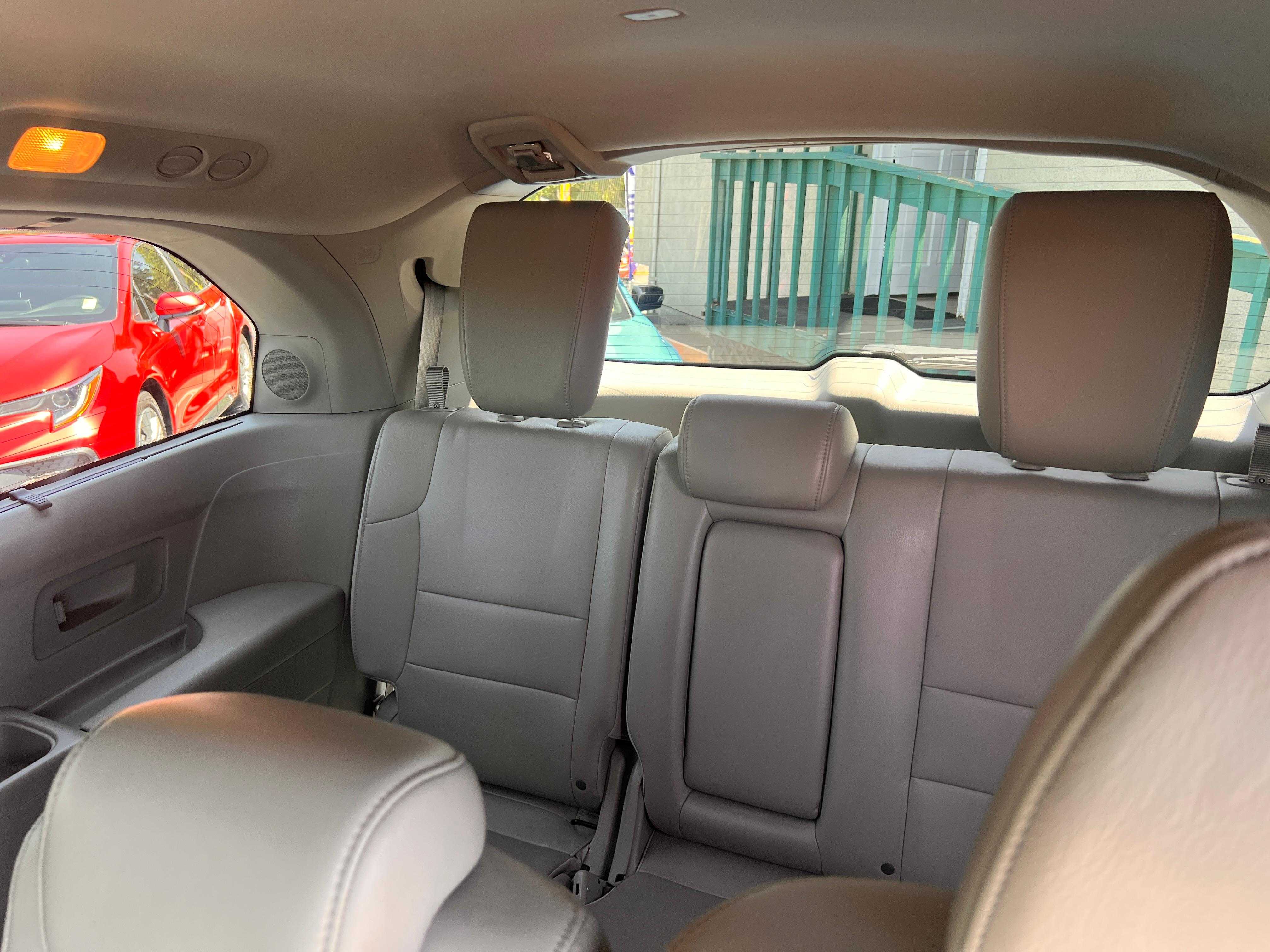 Honda Odyssey Image 6
