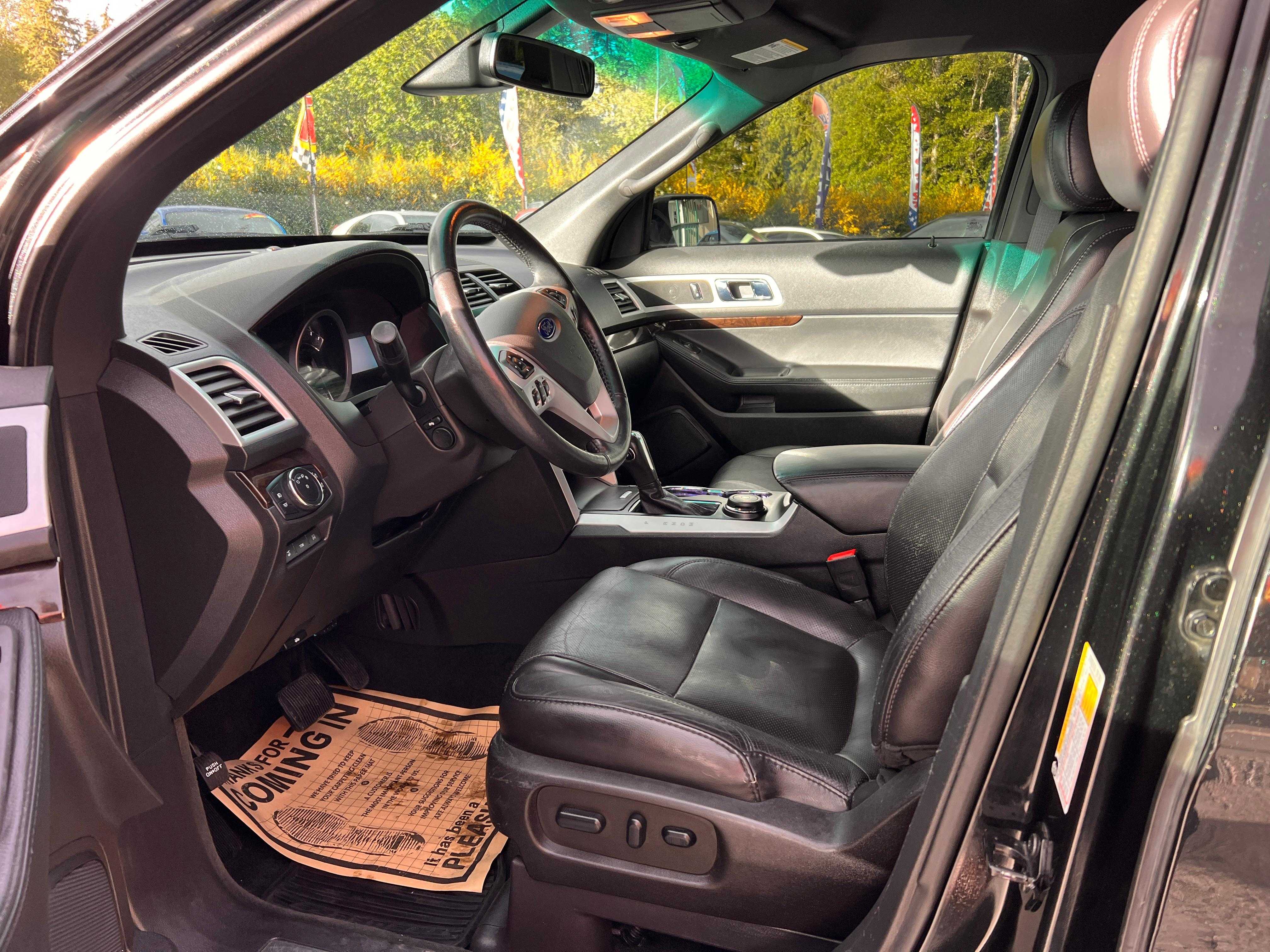 Ford Explorer Image 7