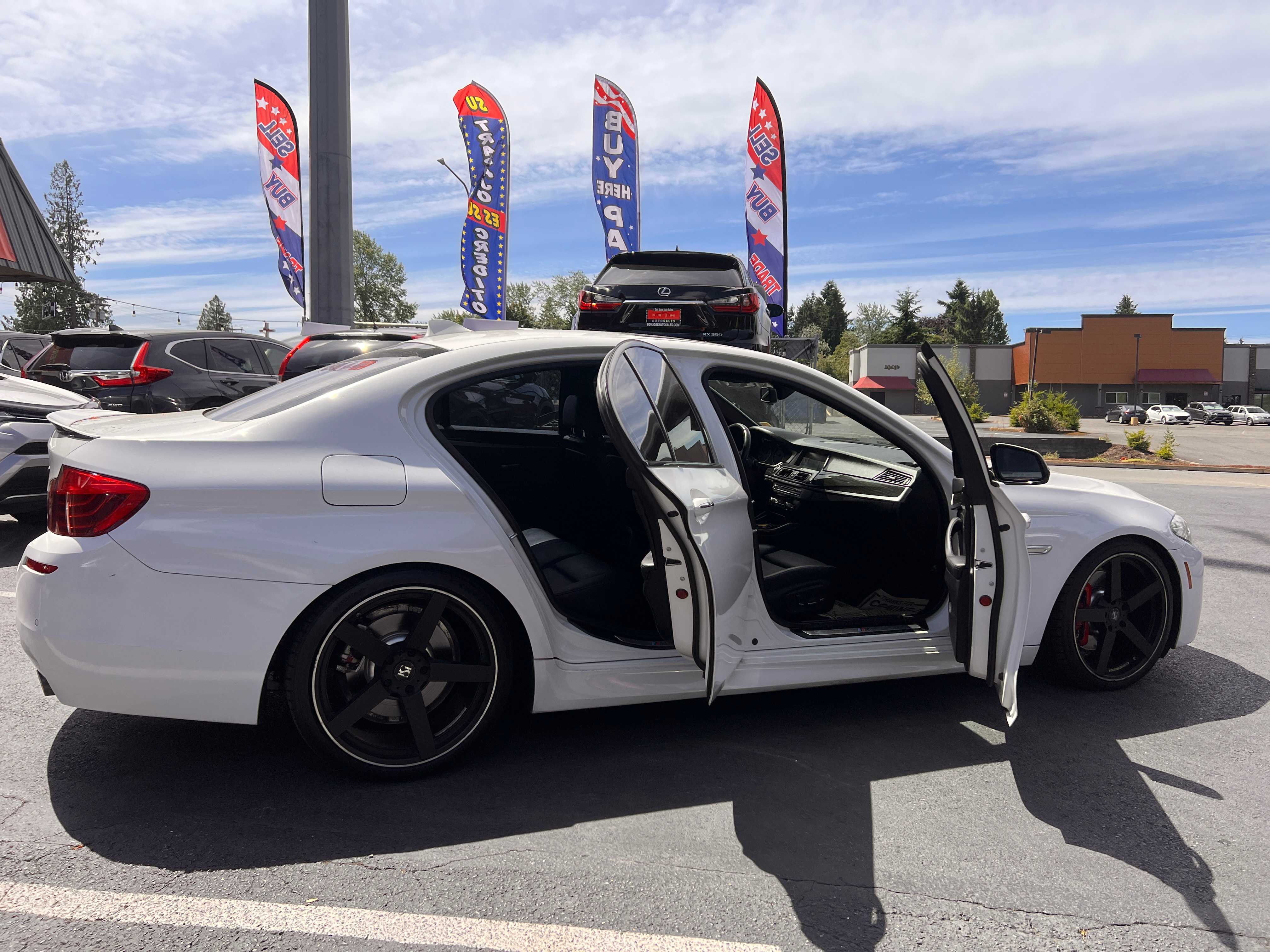 BMW 5 Series Image 3