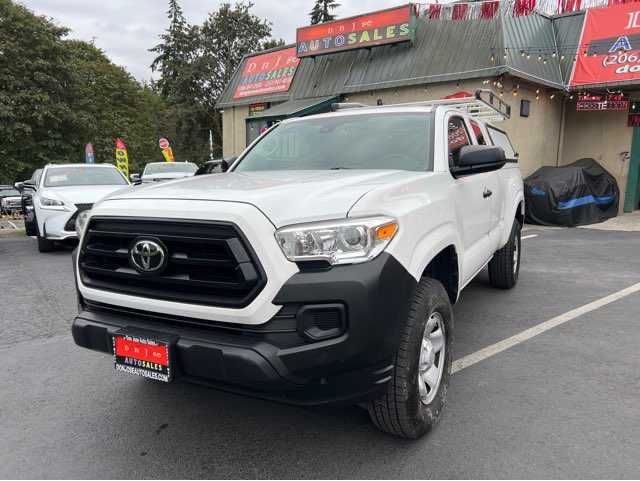 Toyota Tacoma Image 2