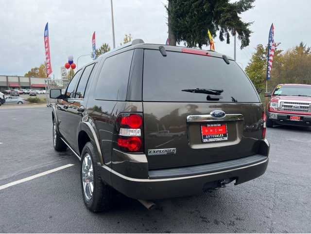 Ford Explorer Image 4