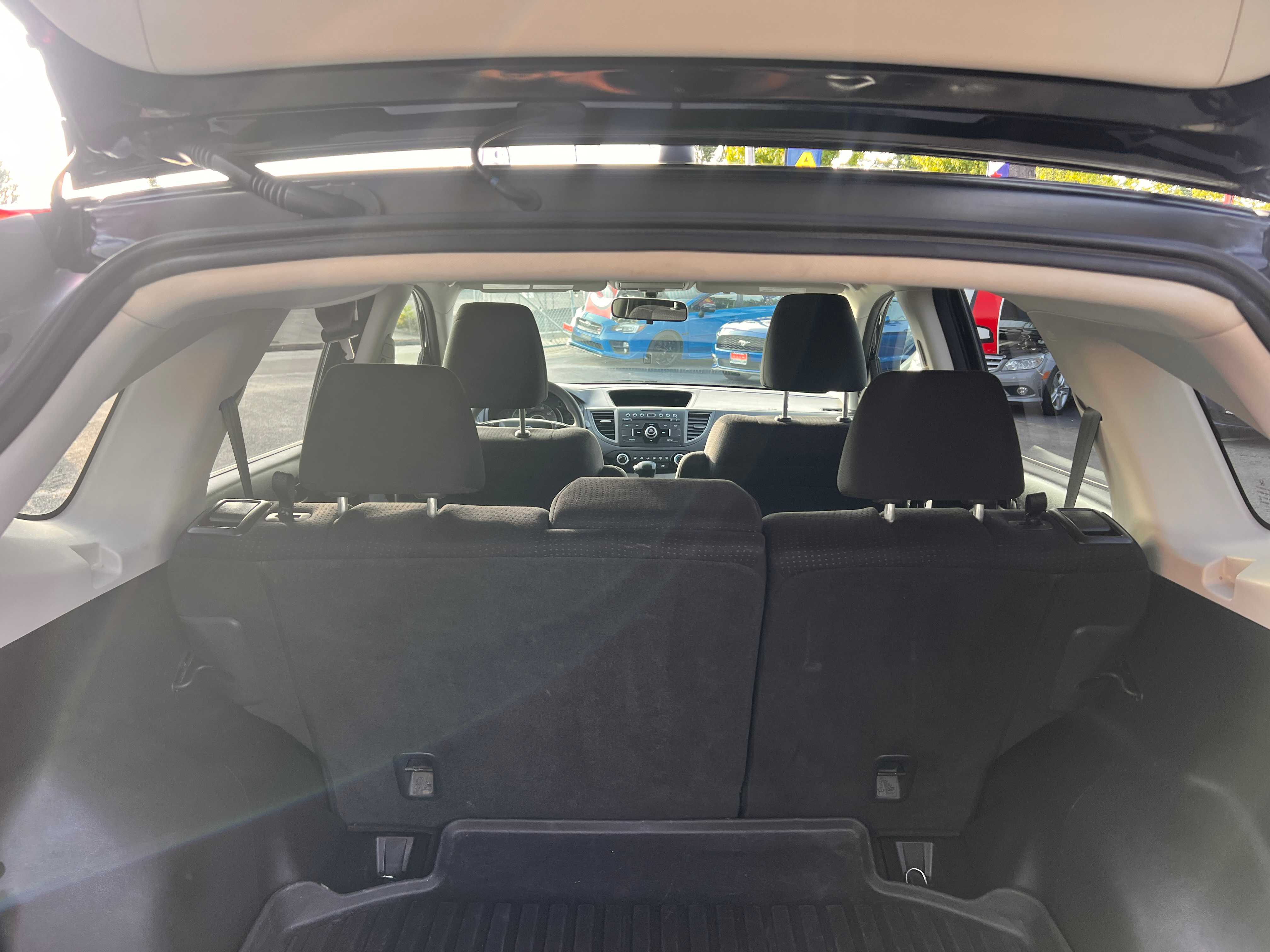 Honda CR-V Image 1