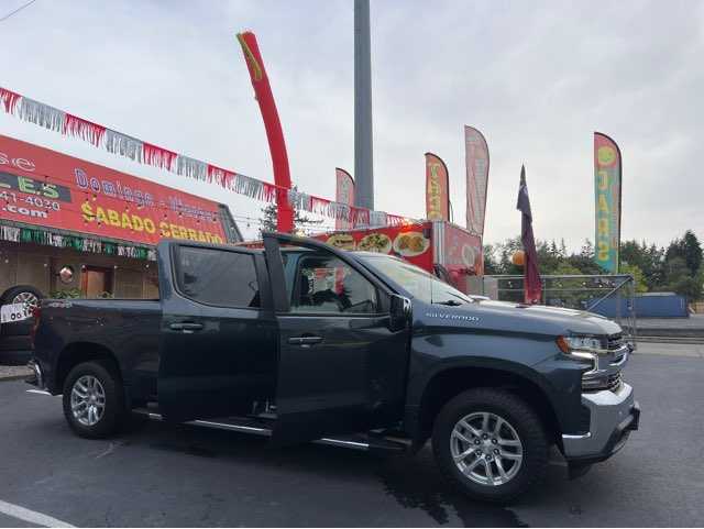 Chevrolet Silverado 1500 Image 11