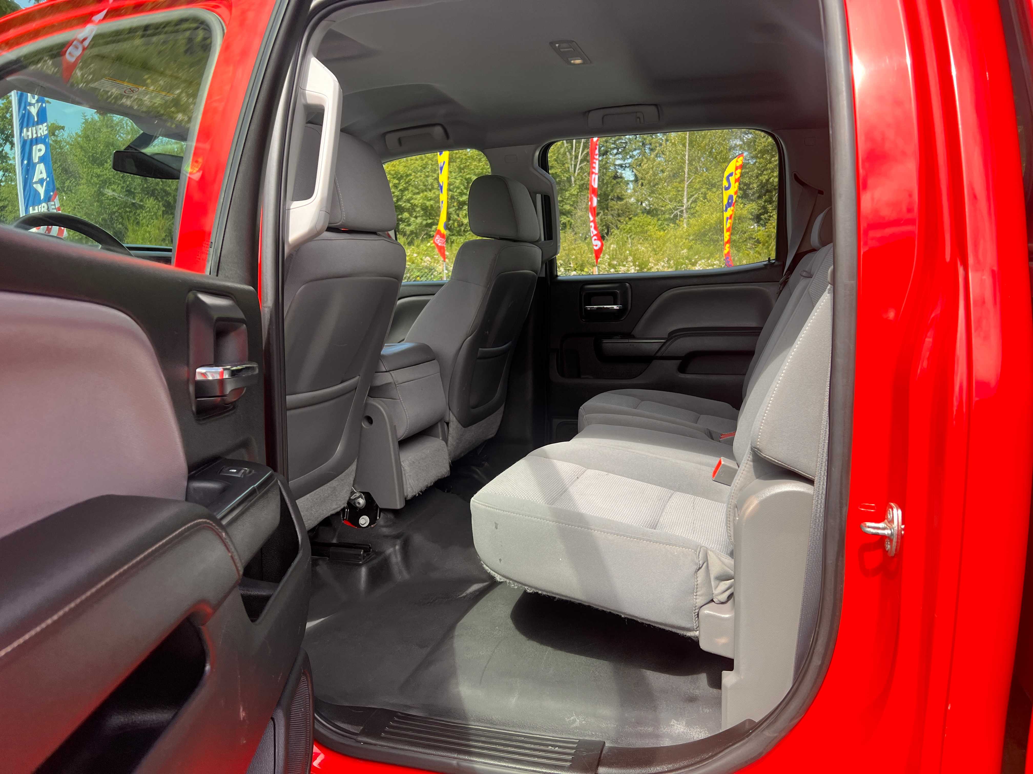 Chevrolet Silverado 2500HD Image 2