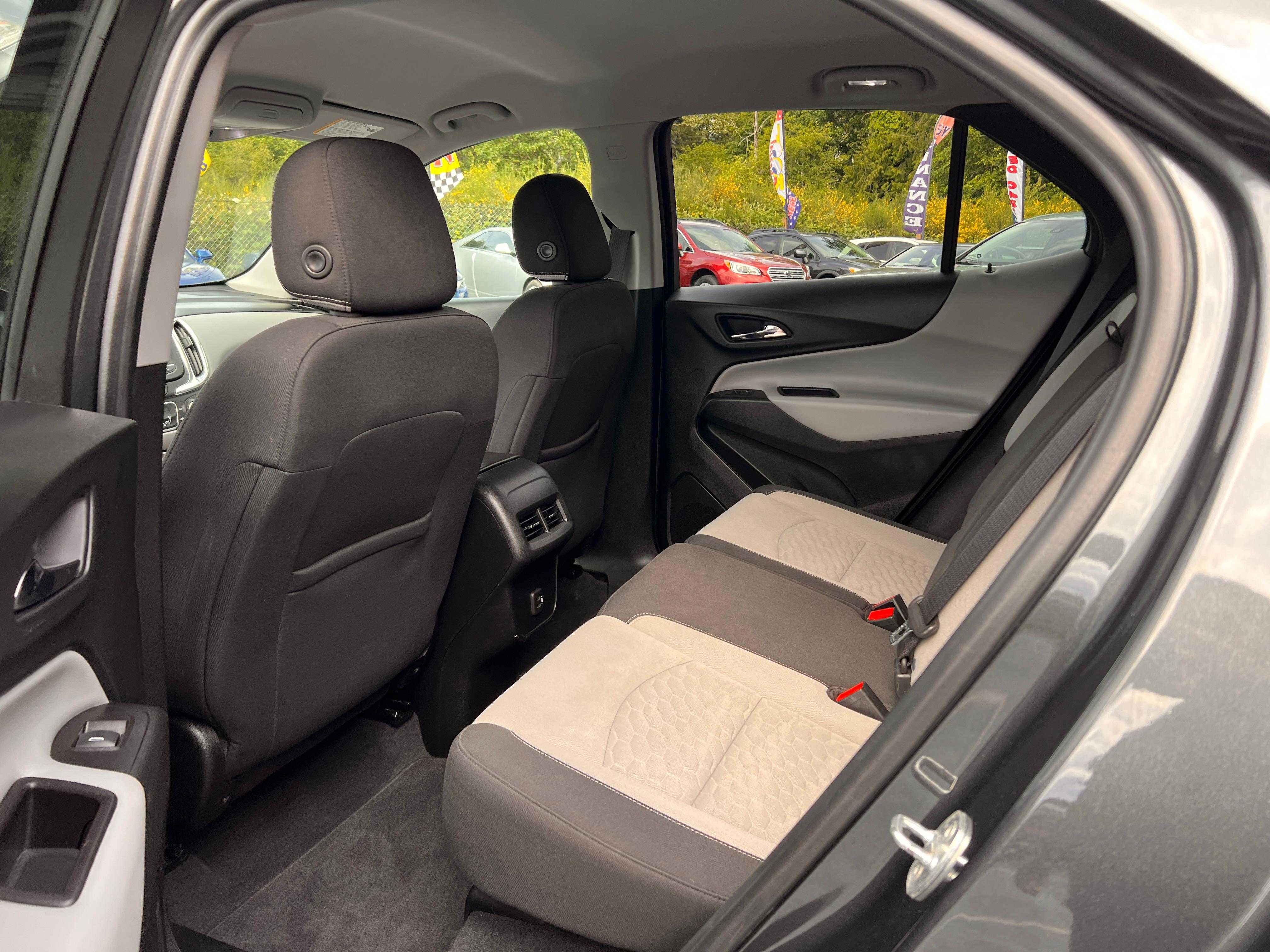 Chevrolet Equinox Image 2