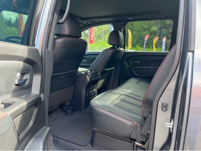 Nissan Titan Image 9