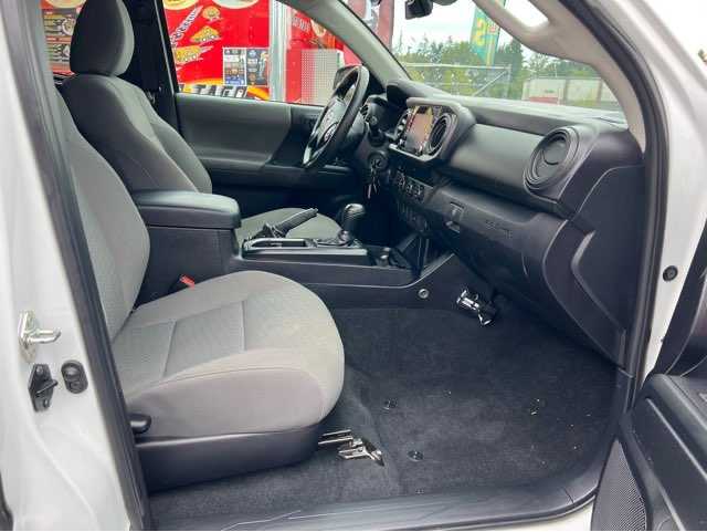 Toyota Tacoma Image 5