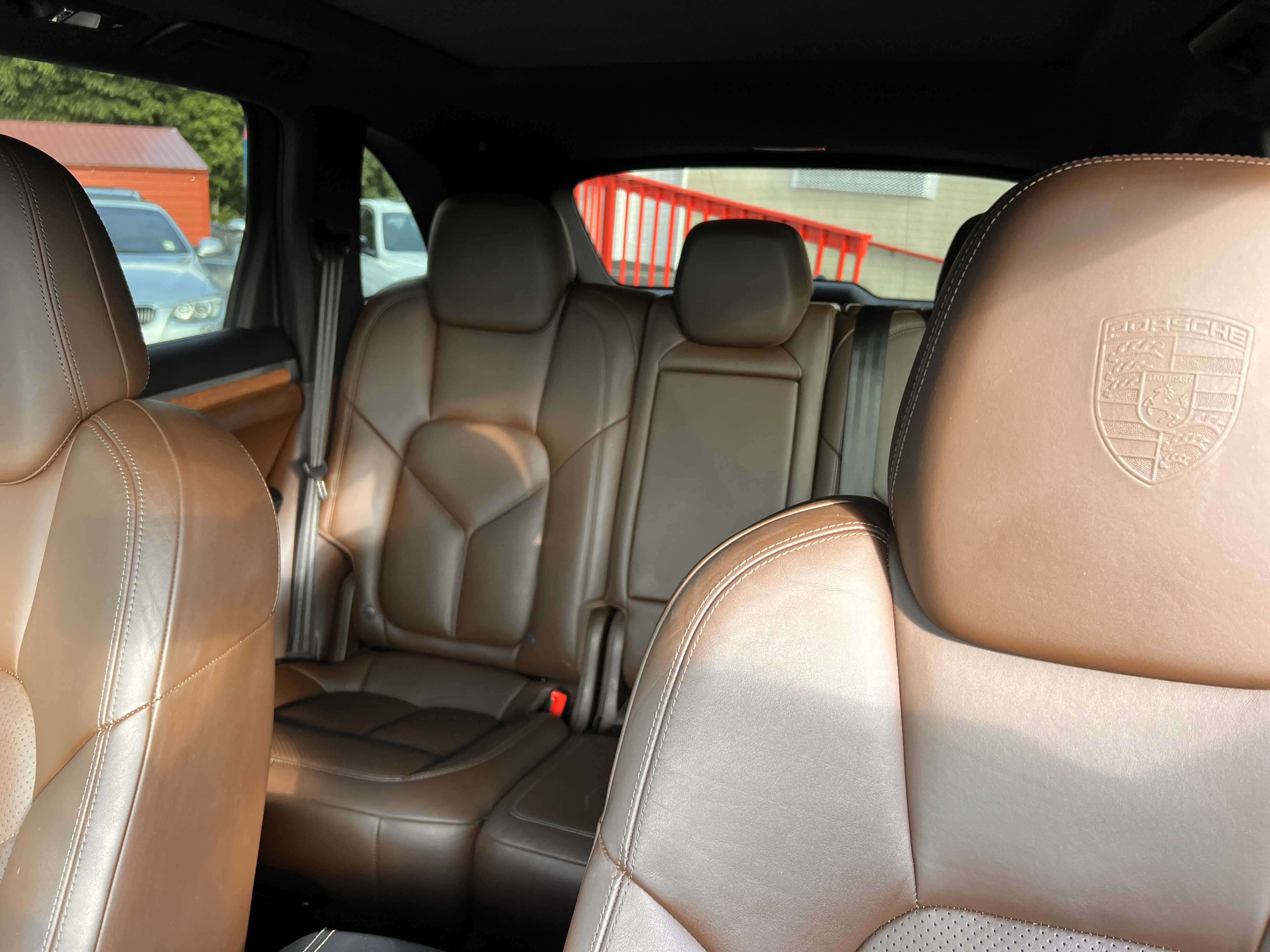 Porsche Cayenne Image 5