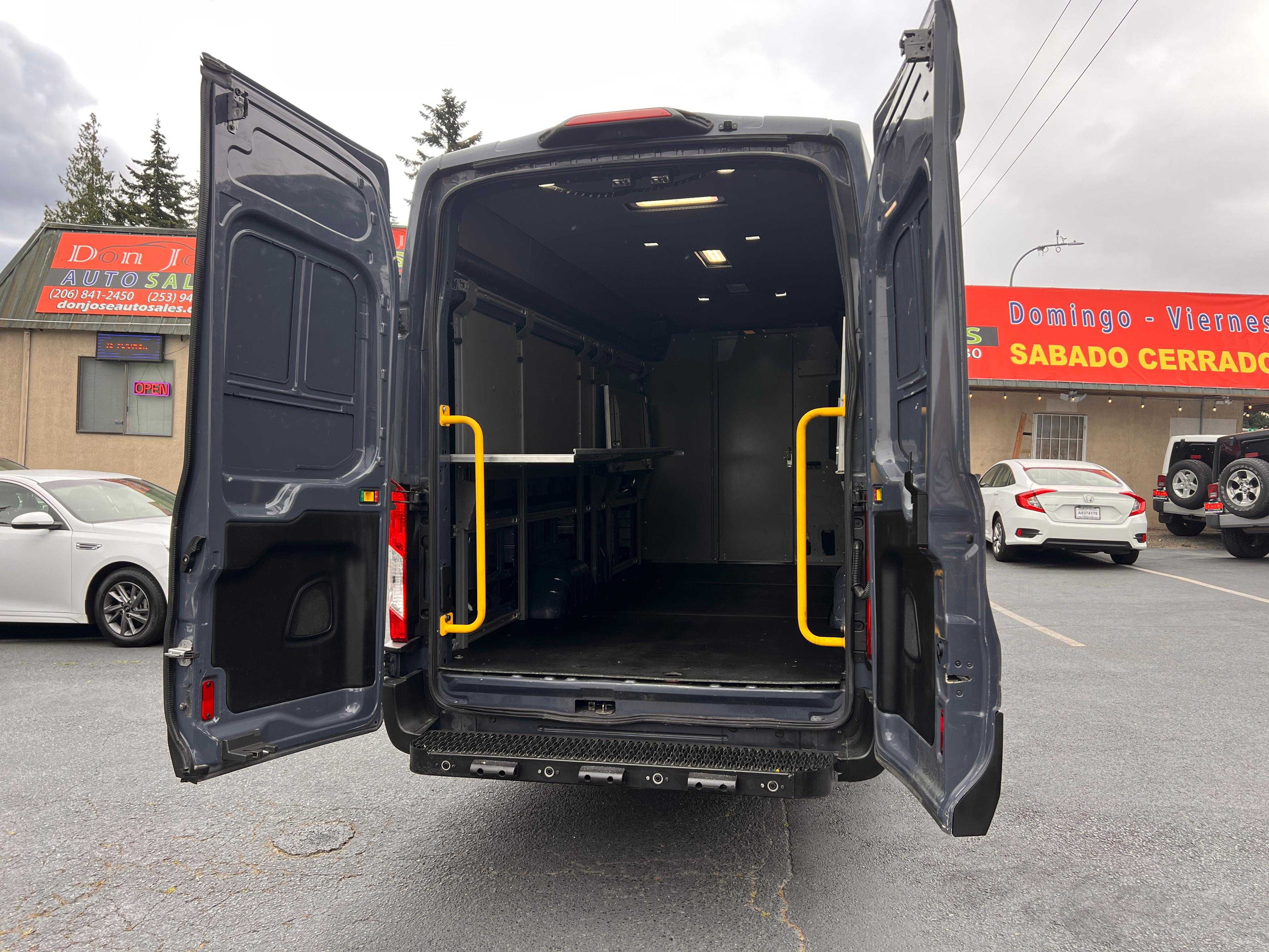 Ford Transit Image 6