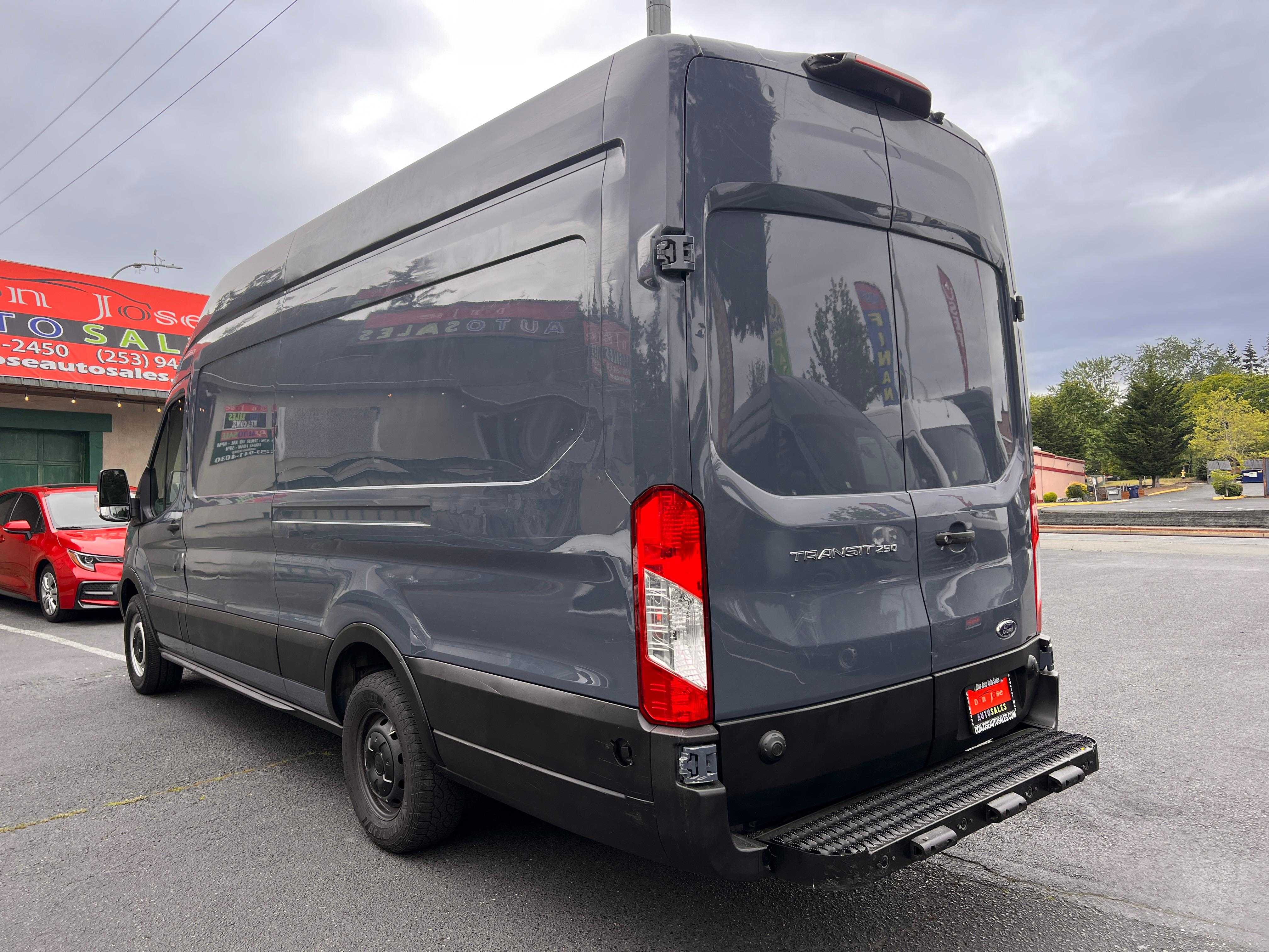 Ford Transit Image 5