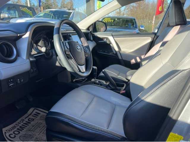 Toyota RAV4 Image 4